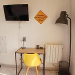 Le Dhuoda Climatise Apartmán Nîmes